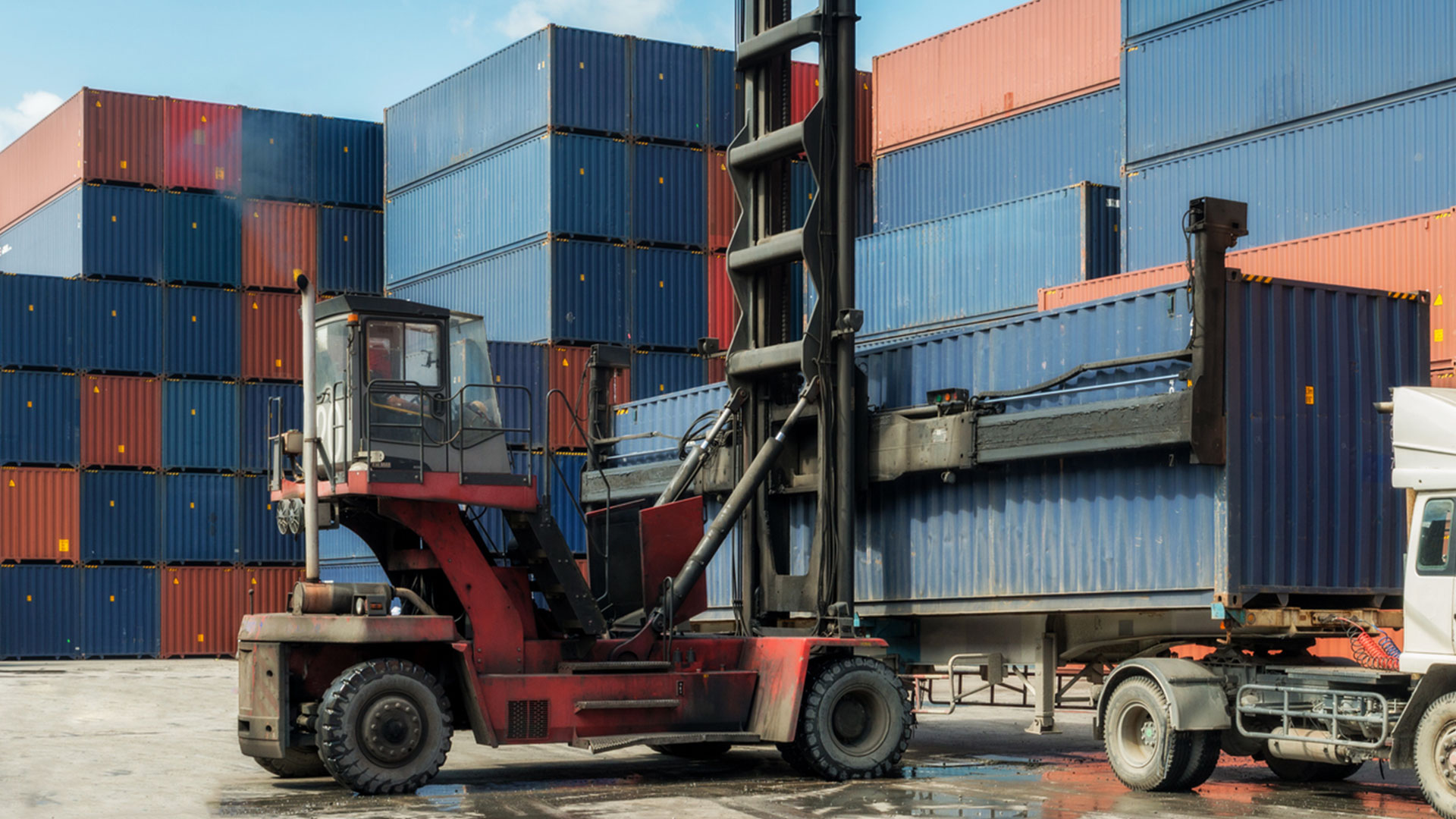 customs-warehouse-global-supply-chain